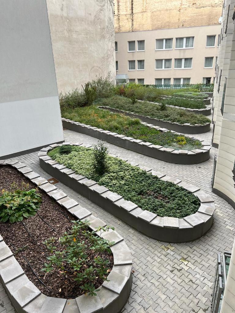Palace Quarter 1 Peaceful Modern Central Top Floor Apartment Budapest Exterior photo